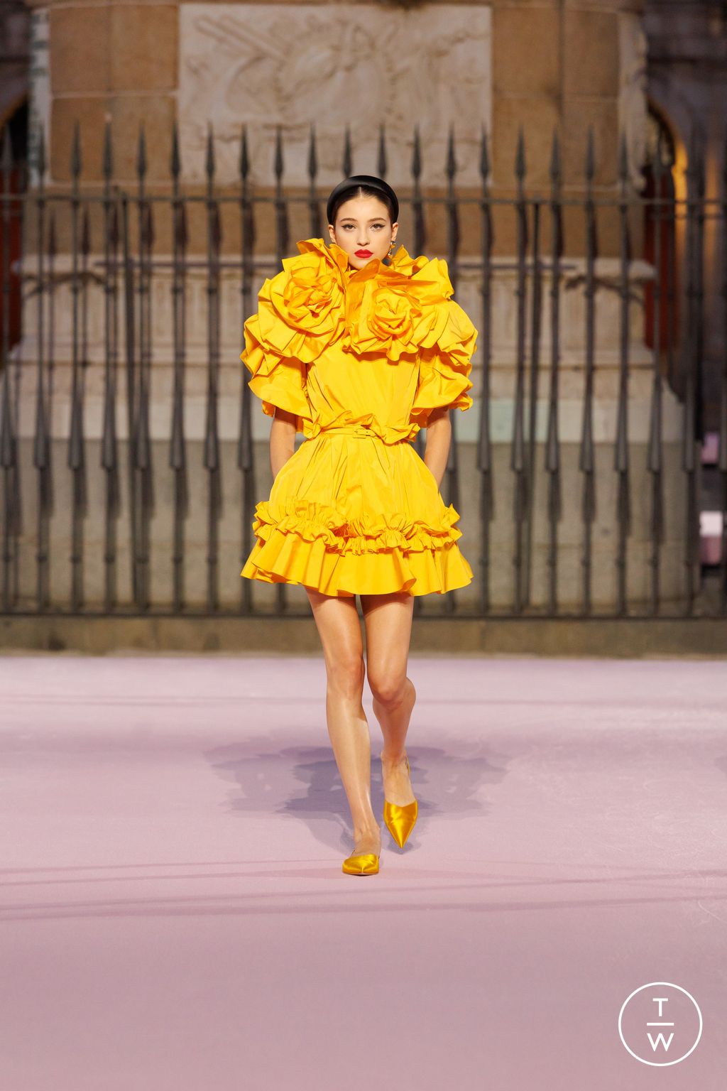 Fashion Week New York Spring/Summer 2026 look 31 from the Carolina Herrera collection womenswear