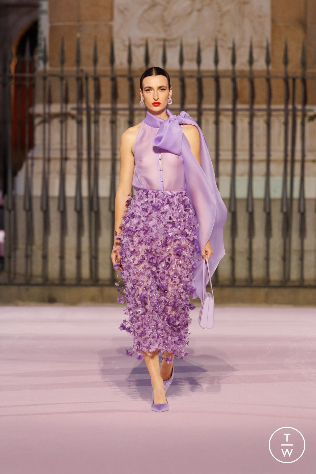 Fashion Week New York Spring/Summer 2026 look 34 from the Carolina Herrera collection womenswear