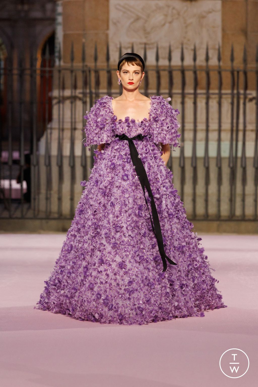 Fashion Week New York Spring/Summer 2026 look 36 from the Carolina Herrera collection womenswear