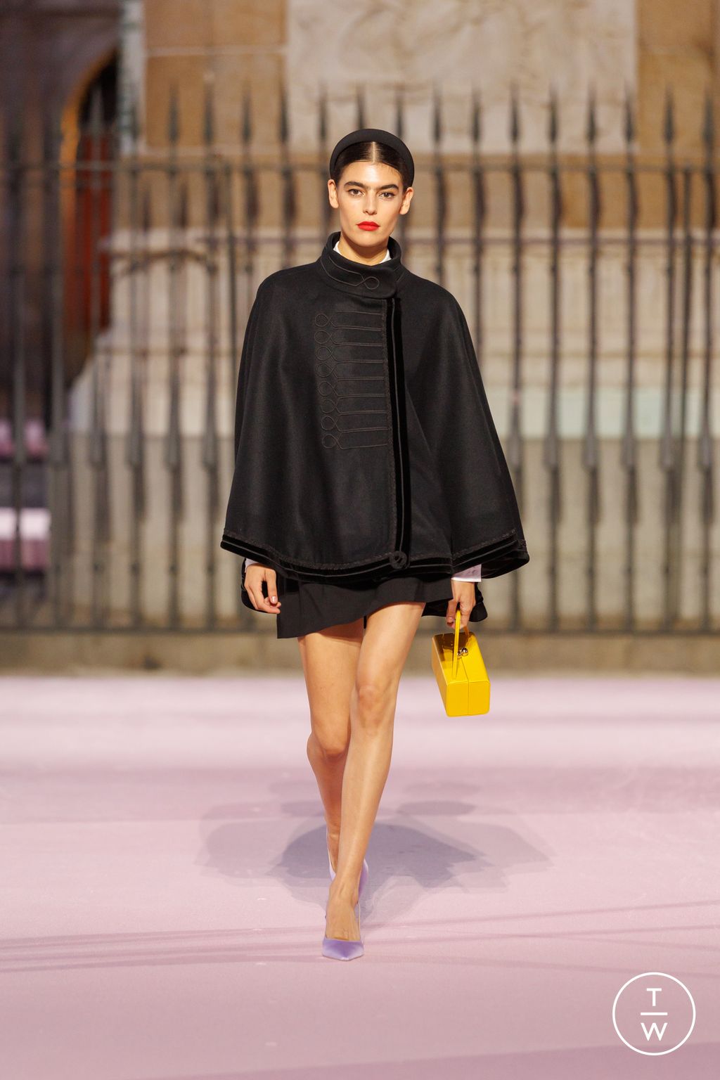 Fashion Week New York Spring/Summer 2026 look 44 from the Carolina Herrera collection womenswear