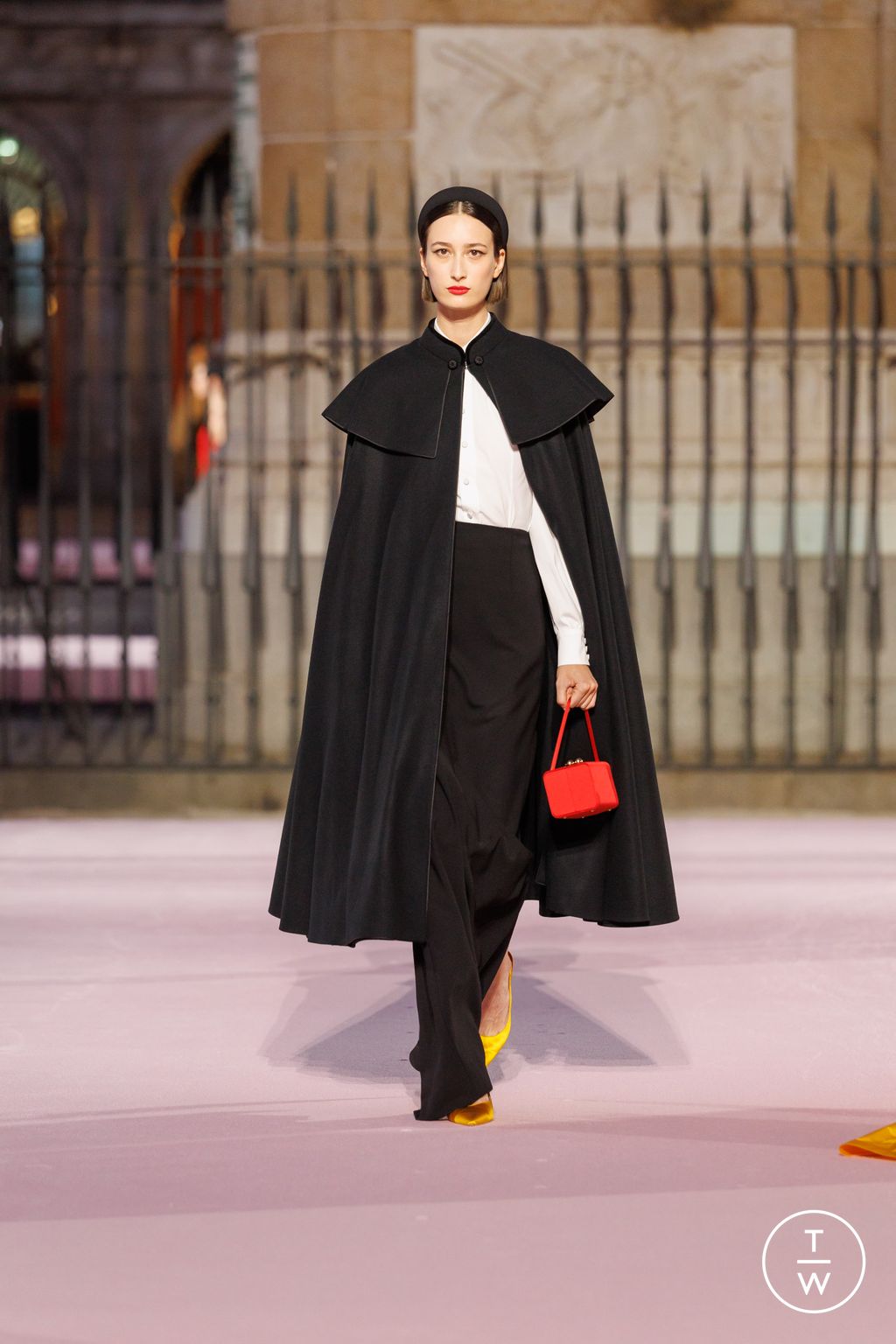 Fashion Week New York Spring/Summer 2026 look 46 from the Carolina Herrera collection womenswear