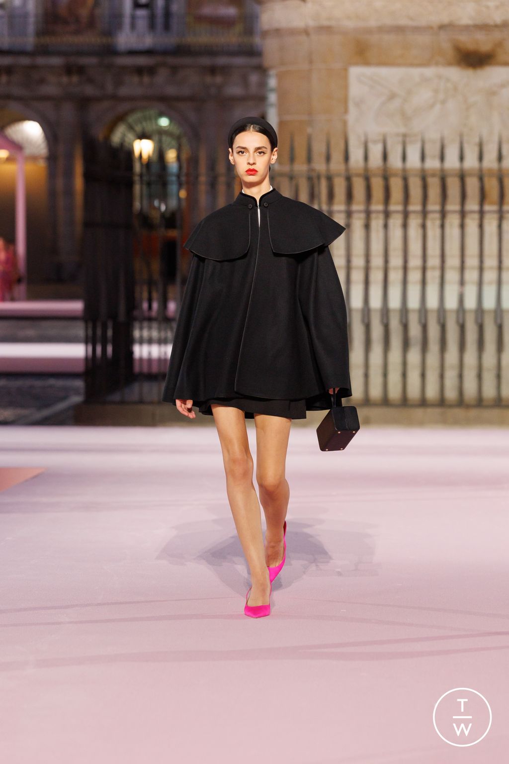 Fashion Week New York Spring/Summer 2026 look 48 from the Carolina Herrera collection womenswear