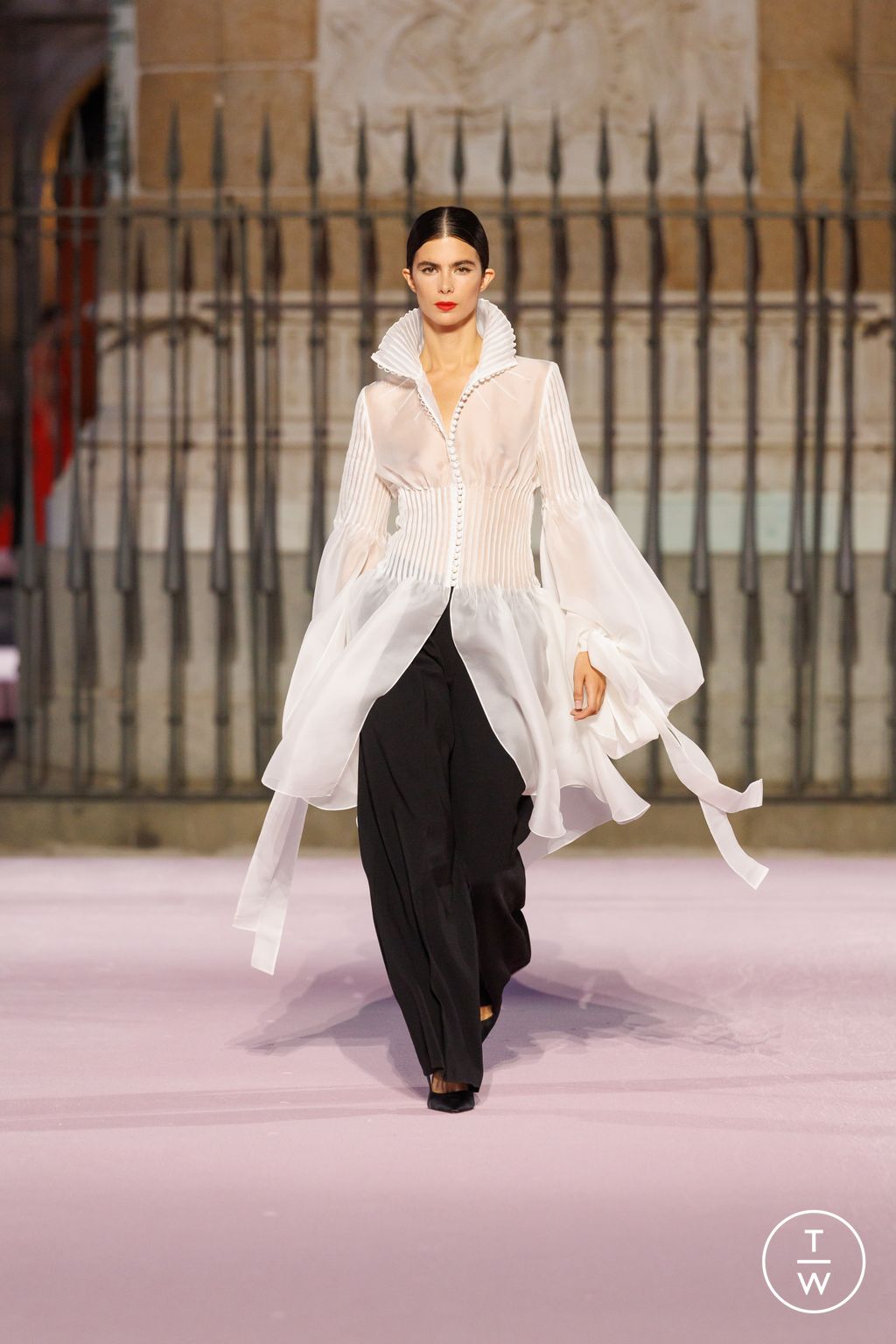 Fashion Week New York Spring/Summer 2026 look 55 from the Carolina Herrera collection womenswear