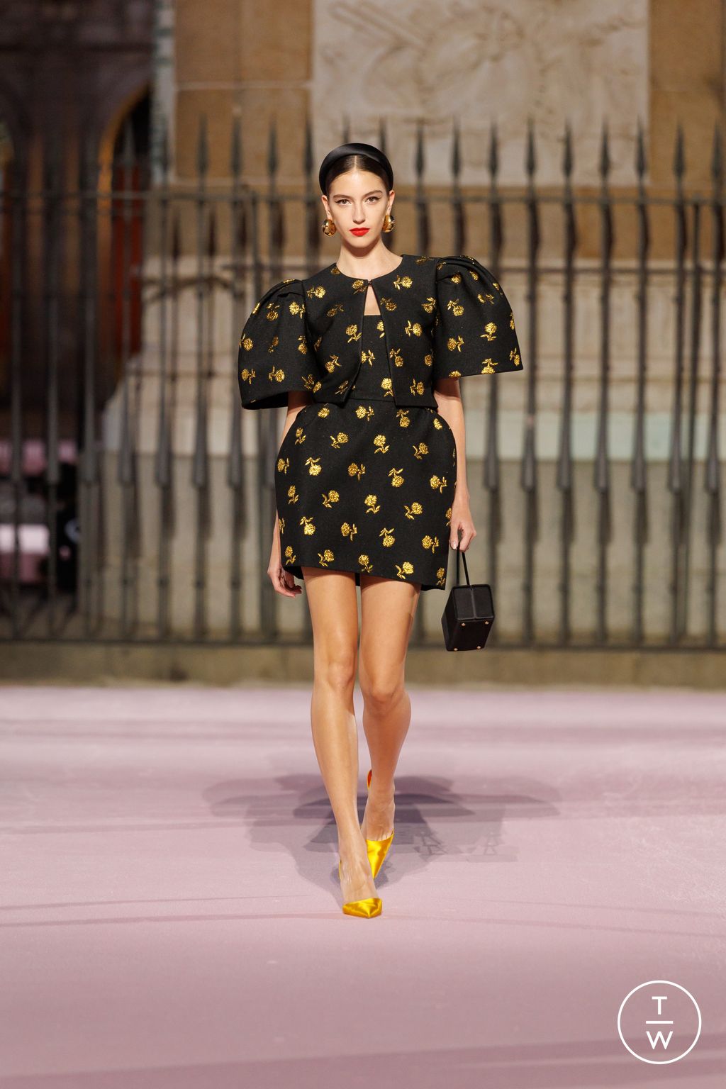 Fashion Week New York Spring/Summer 2026 look 71 from the Carolina Herrera collection womenswear