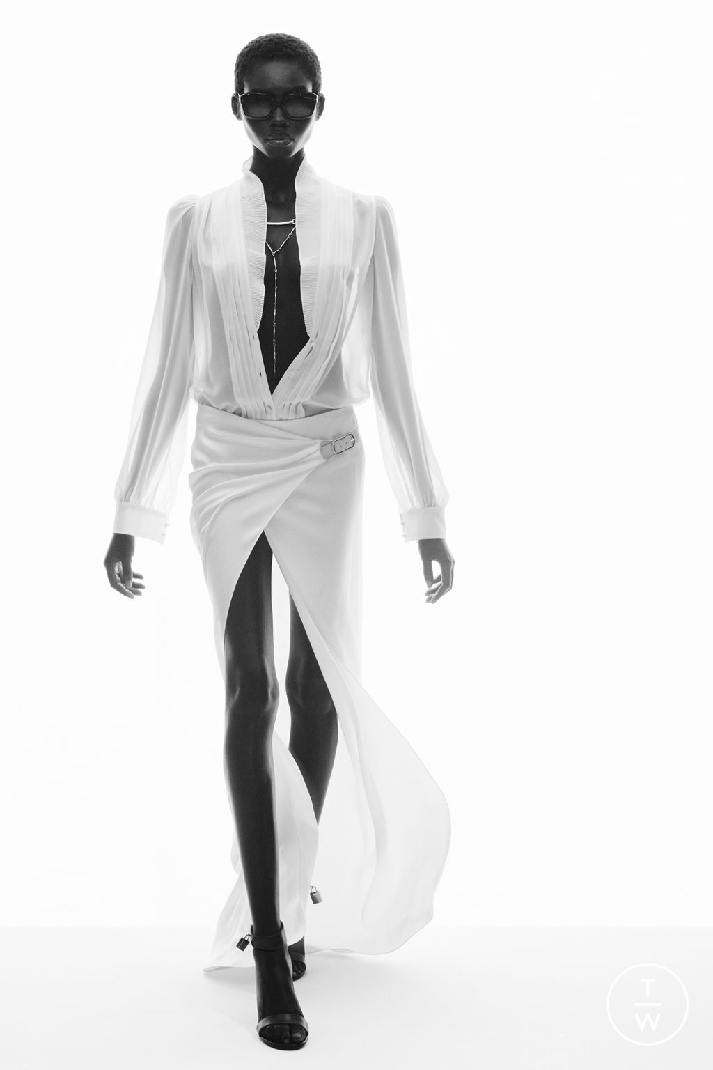 Fashion Week Milan Spring/Summer 2025 look 23 from the Tom Ford collection womenswear