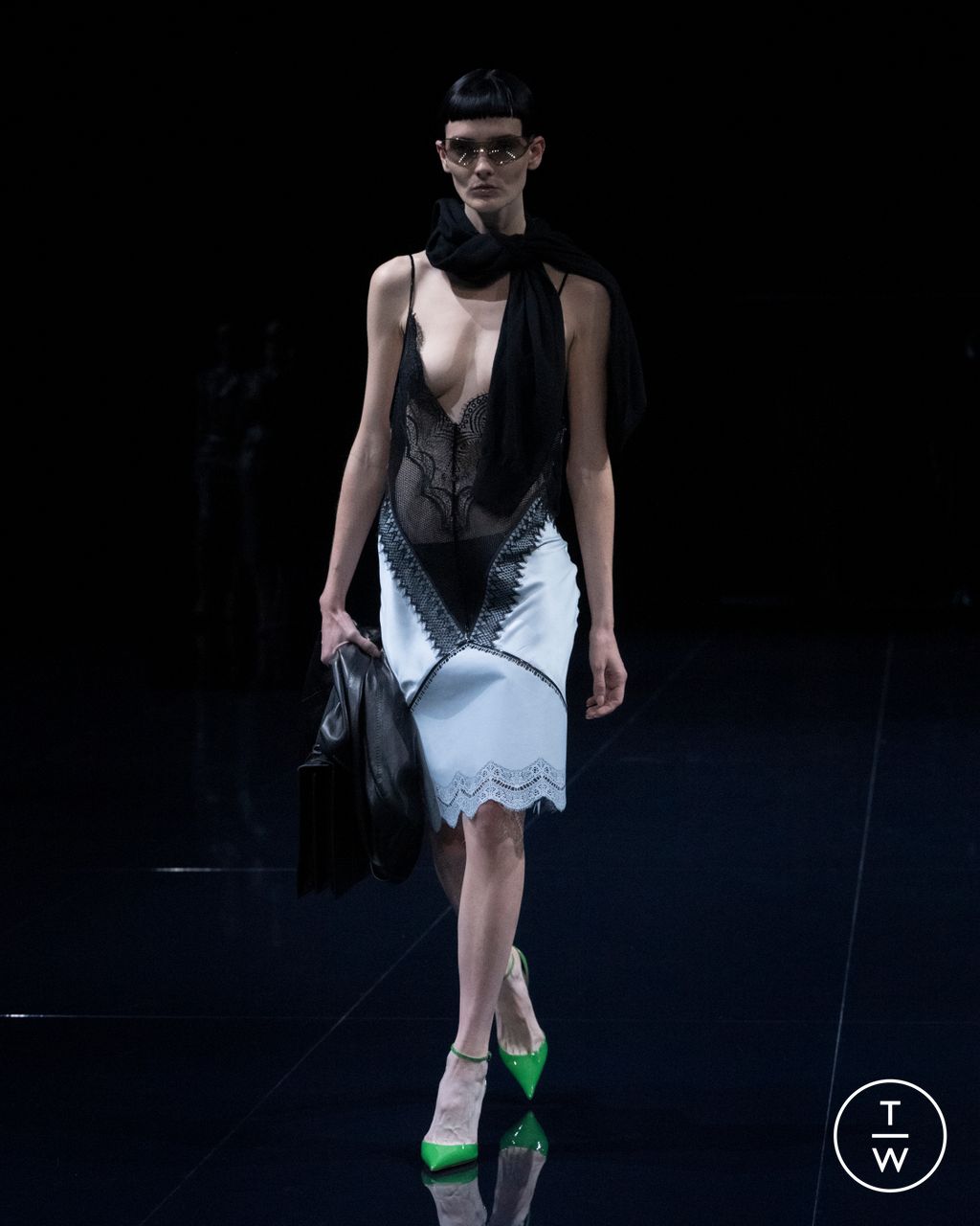 Fashion Week Paris Spring/Summer 2026 look 25 from the Tom Ford collection womenswear