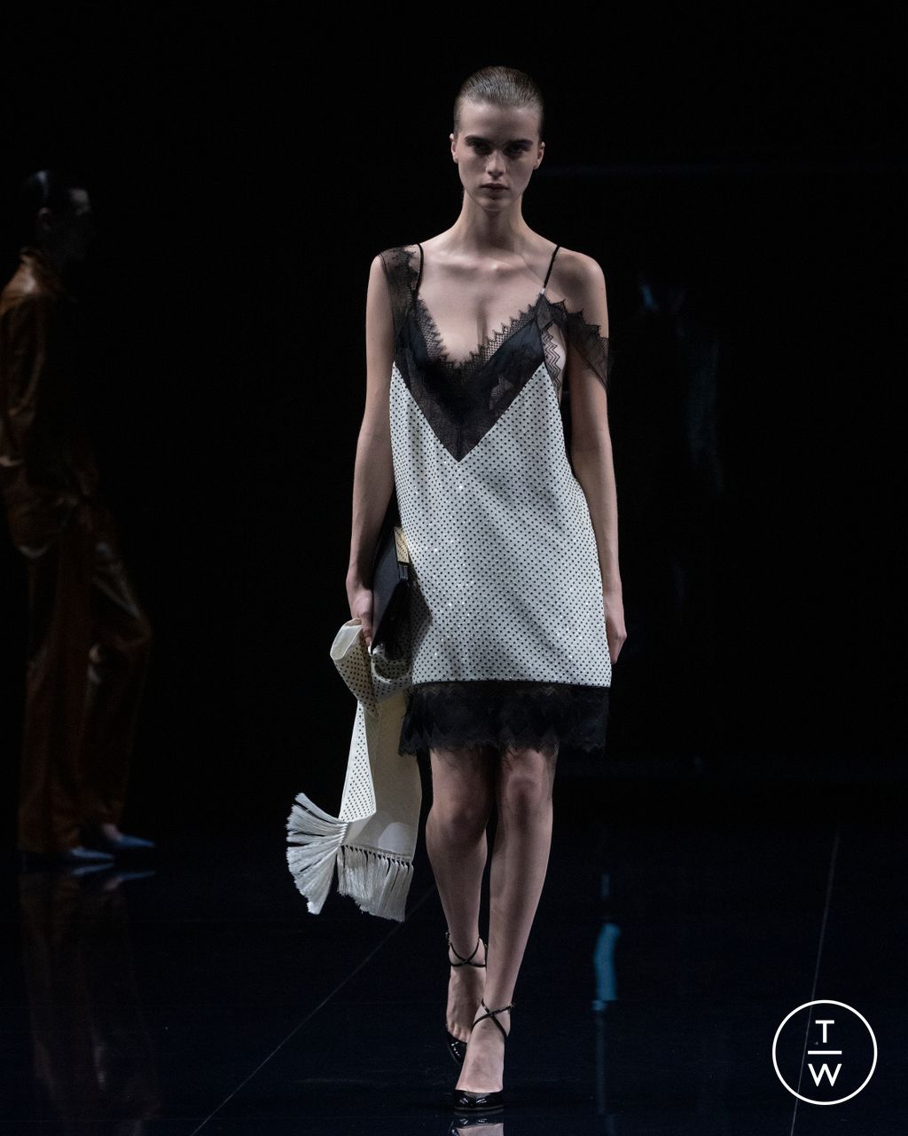 Fashion Week Paris Spring/Summer 2026 look 27 from the Tom Ford collection womenswear