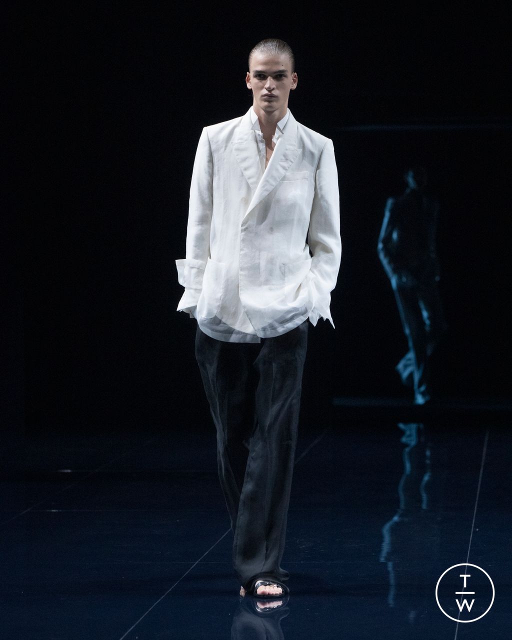 Fashion Week Paris Spring/Summer 2026 look 41 from the Tom Ford collection womenswear