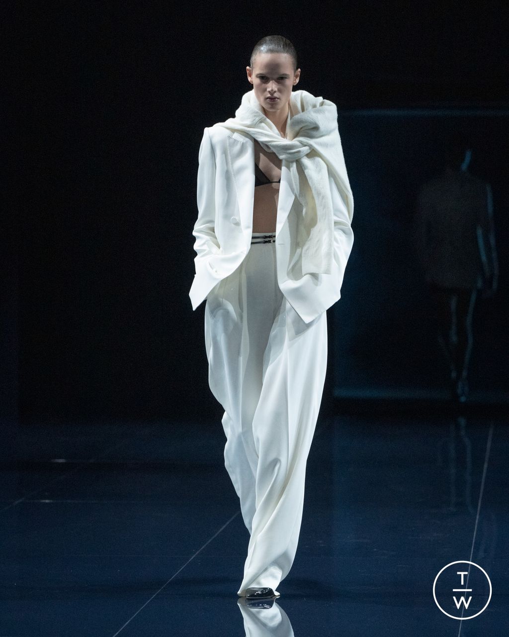 Fashion Week Paris Spring/Summer 2026 look 5 from the Tom Ford collection womenswear