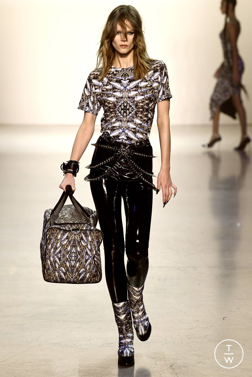 Fashion Week New York Fall/Winter 2022 look 10 de la collection The Blonds womenswear