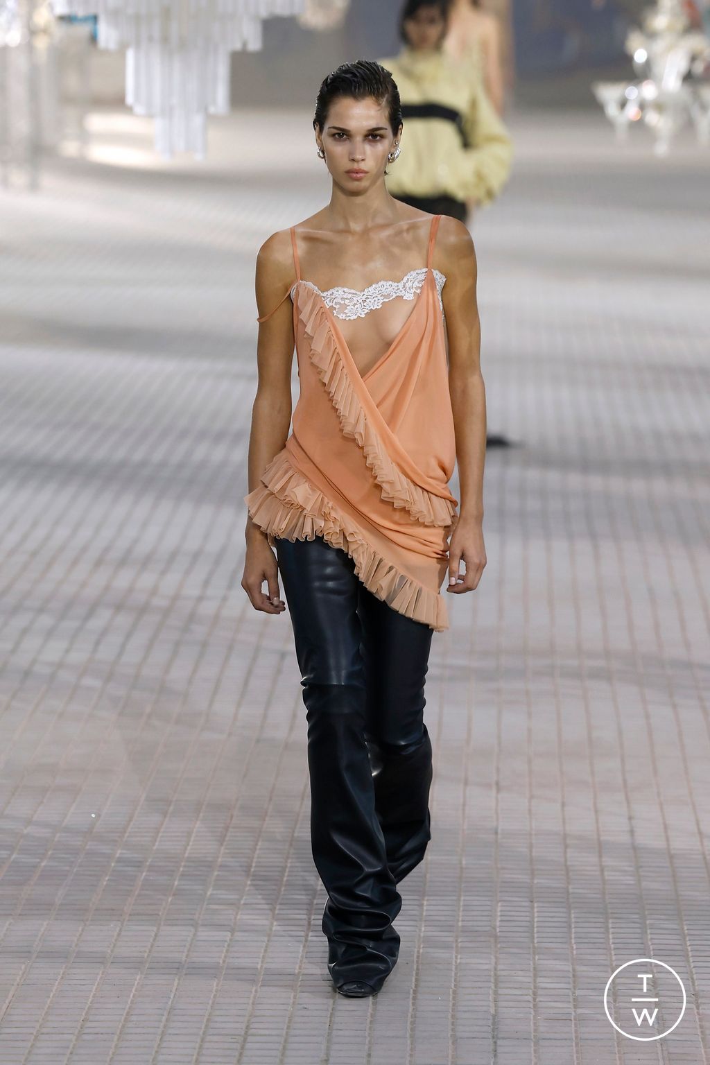 Fashion Week Milan Spring-Summer 2025 look 14 from the The Attico collection 女装