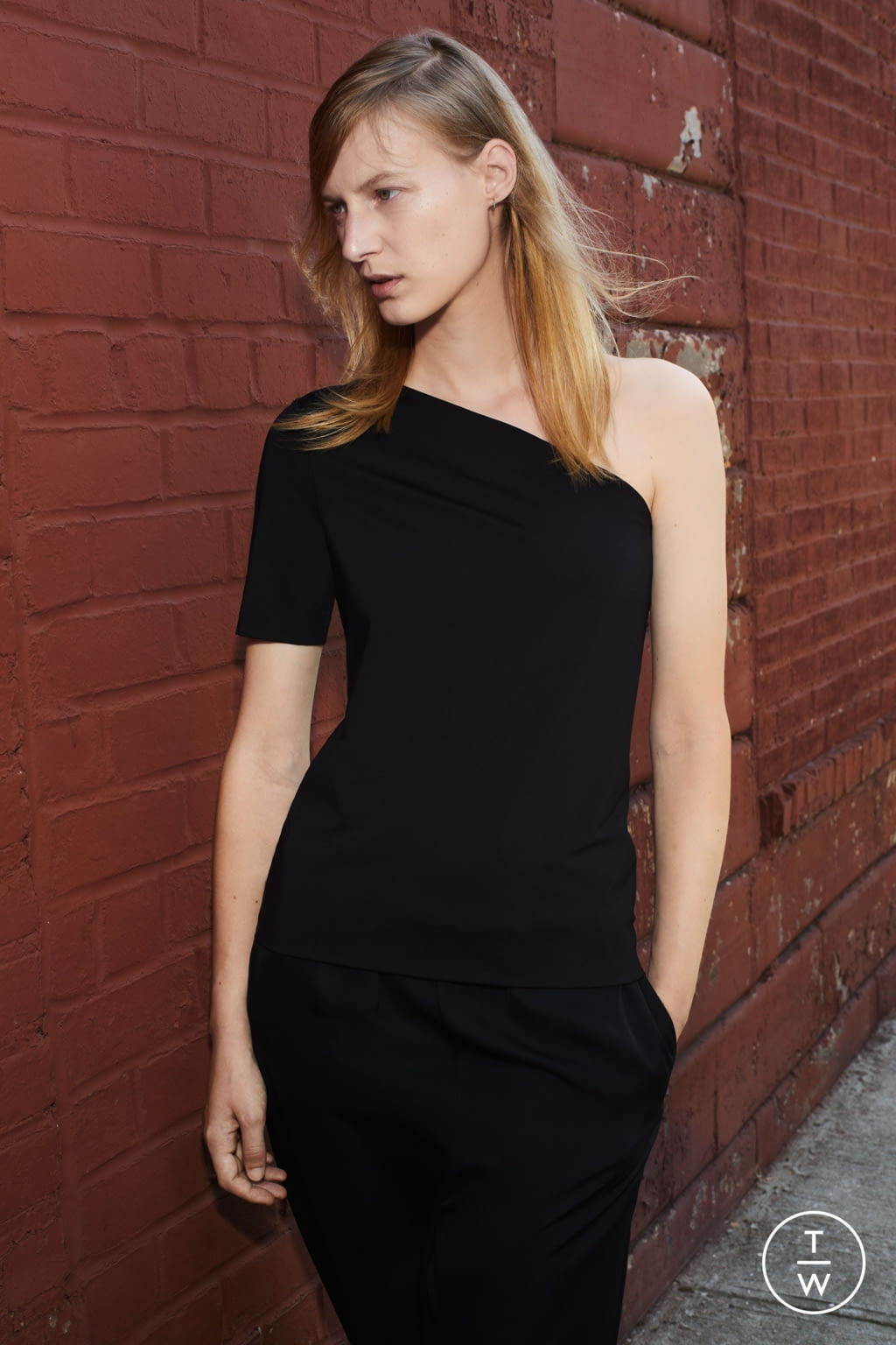 Fashion Week New York Spring/Summer 2021 look 7 from the Theory collection 女装