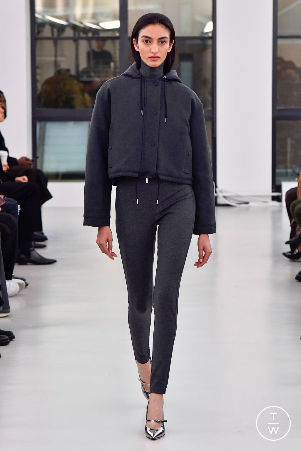 Fashion Week New York Fall/Winter 2023 look 13 de la collection Theory womenswear