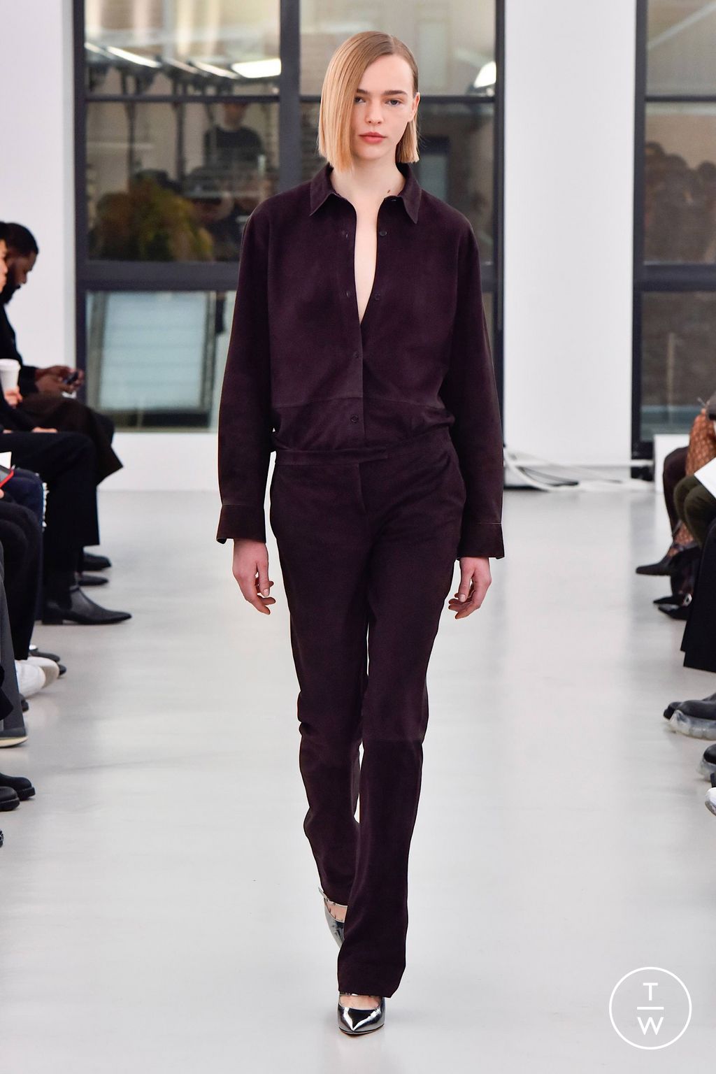 Fashion Week New York Fall/Winter 2023 look 20 from the Theory collection womenswear