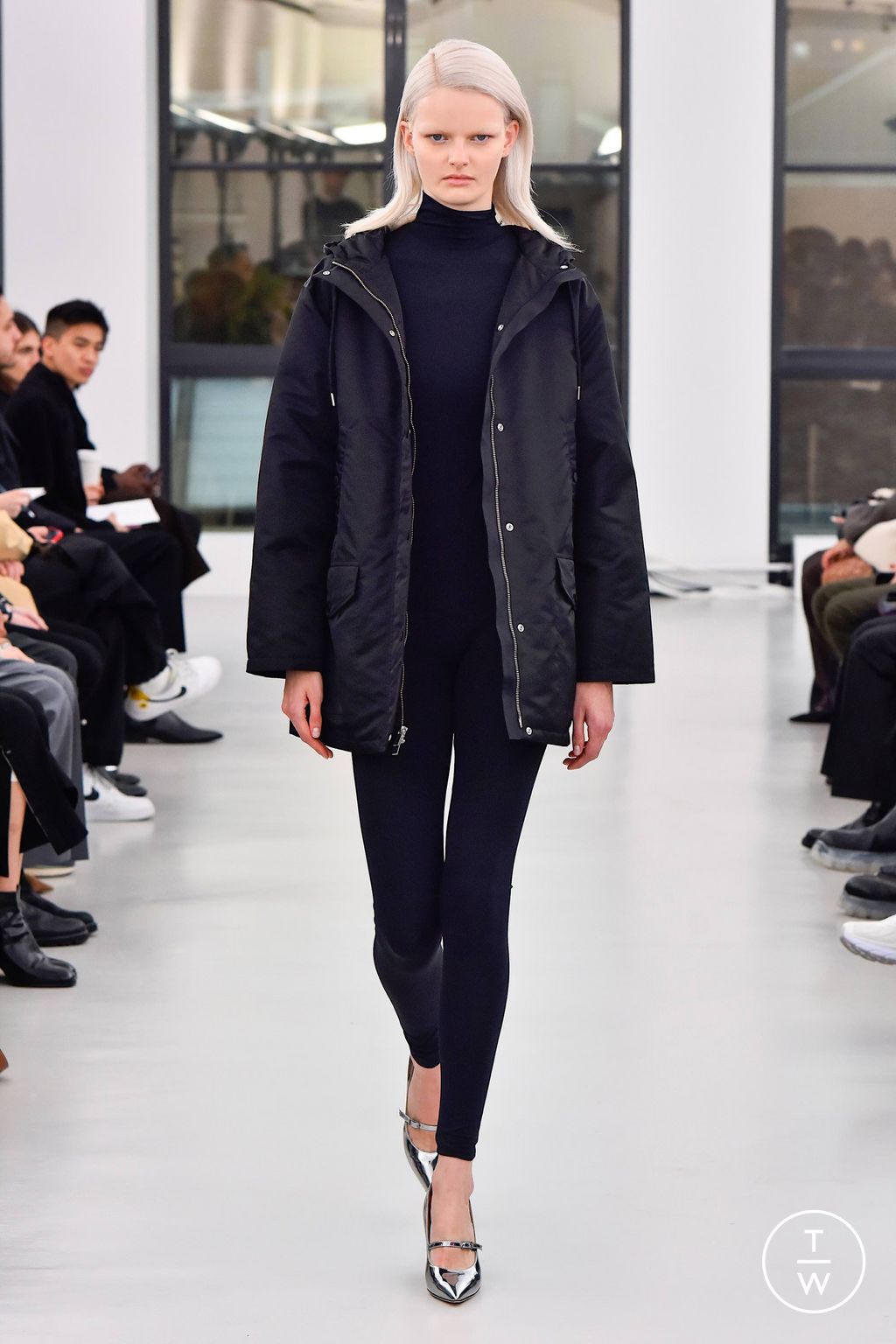 Fashion Week New York Fall/Winter 2023 look 30 de la collection Theory womenswear