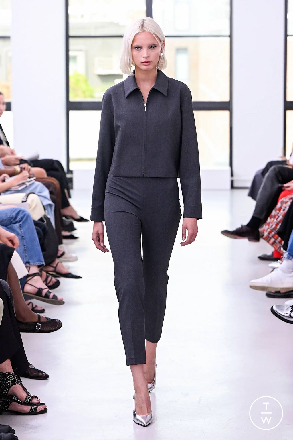 Fashion Week New York Spring/Summer 2024 look 6 from the Theory collection 女装