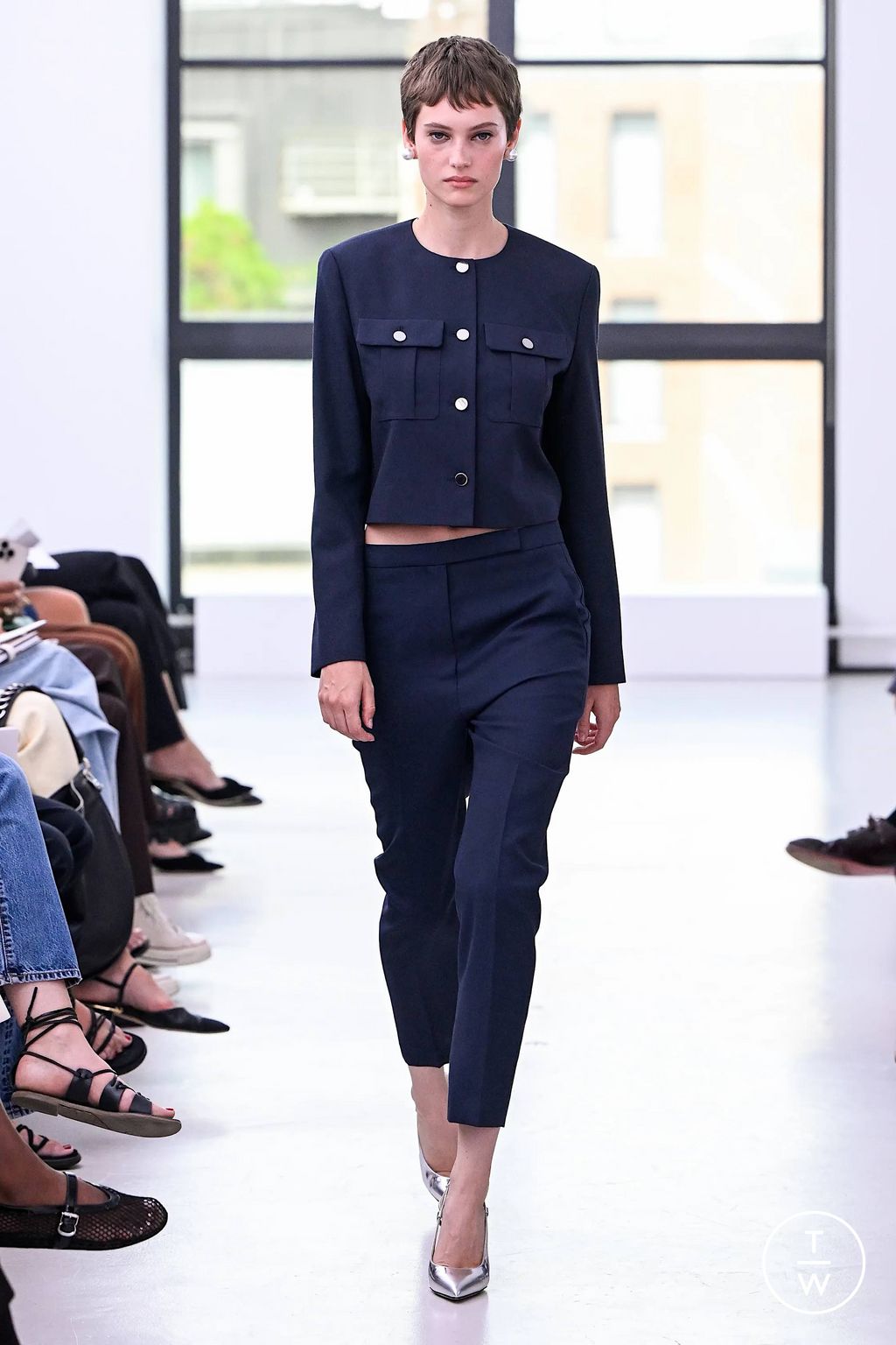 Fashion Week New York Spring/Summer 2024 look 13 from the Theory collection 女装