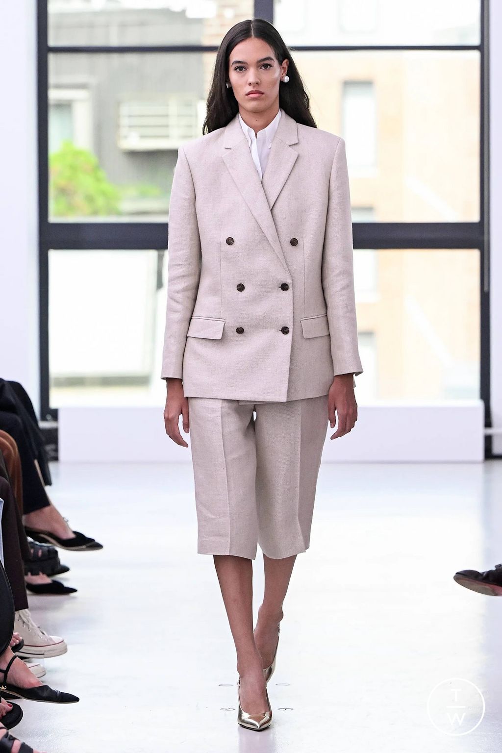 Fashion Week New York Spring/Summer 2024 look 14 from the Theory collection 女装
