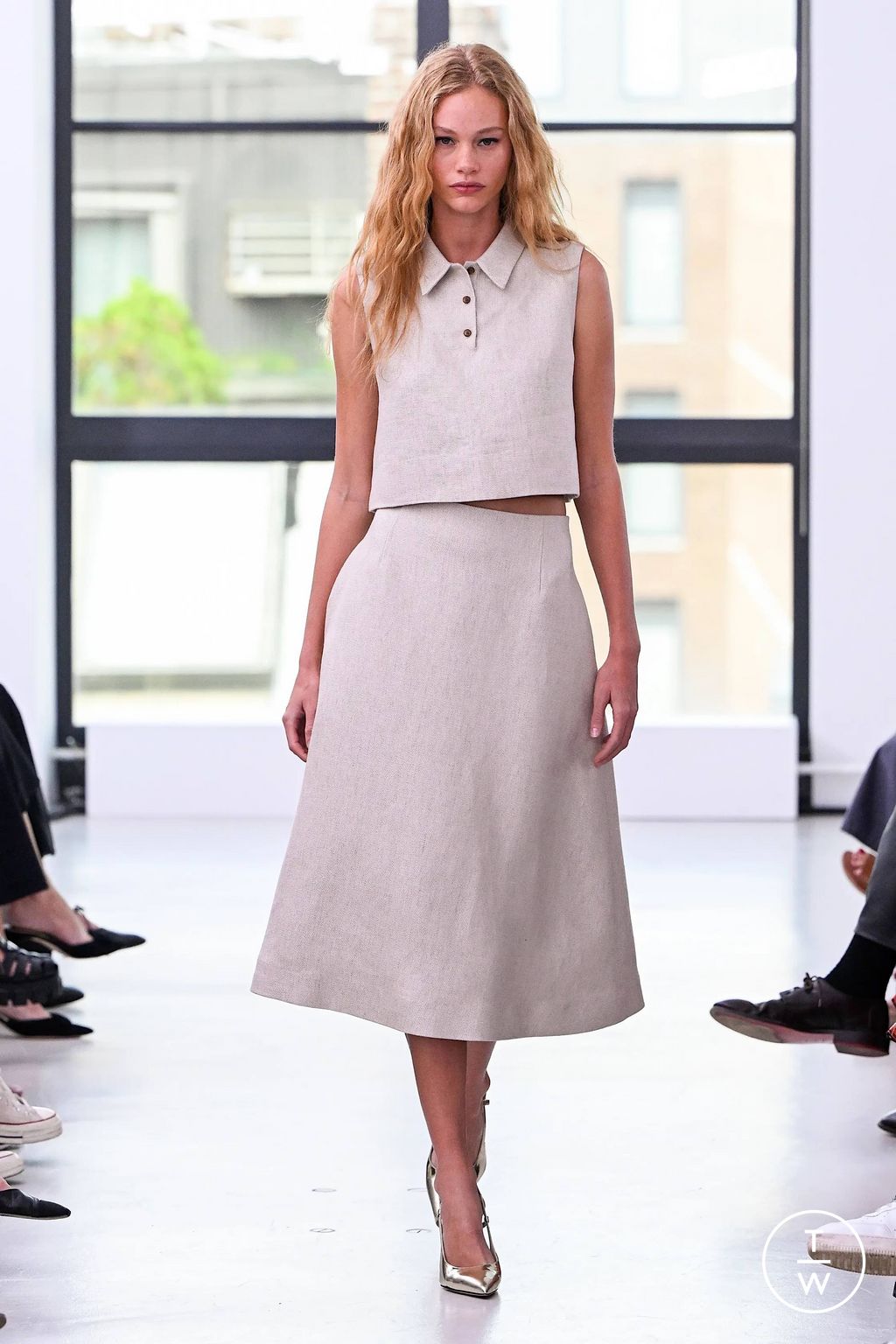 Fashion Week New York Spring/Summer 2024 look 16 from the Theory collection womenswear