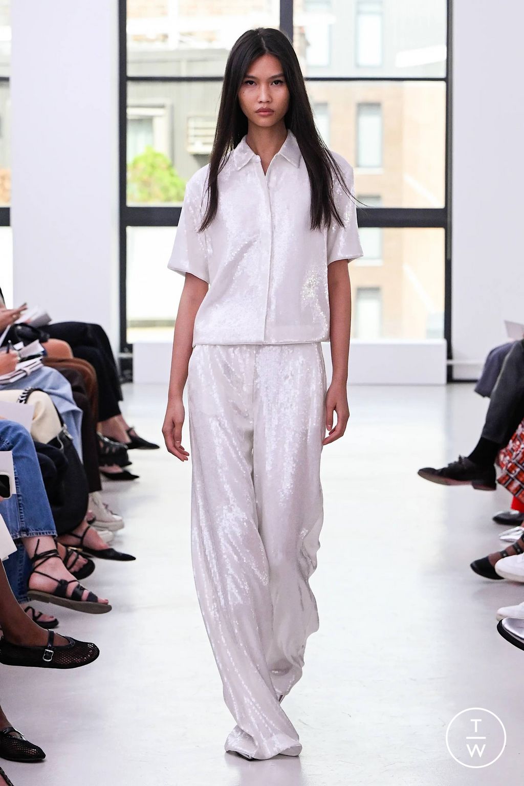 Fashion Week New York Spring/Summer 2024 look 34 from the Theory collection womenswear