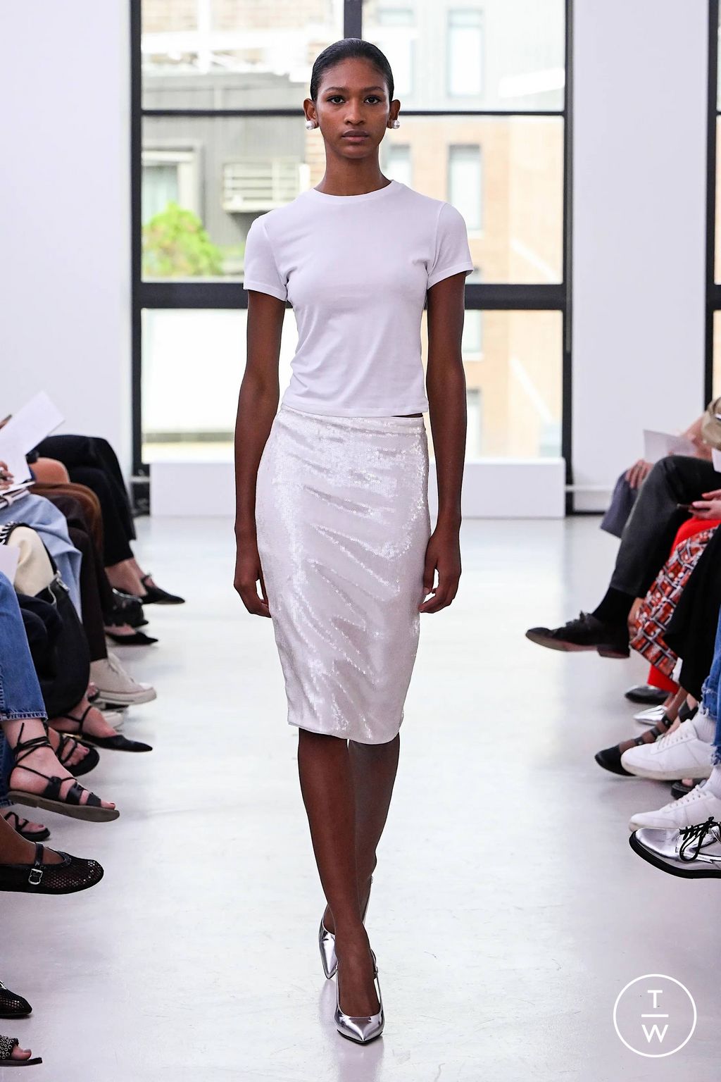 Fashion Week New York Spring/Summer 2024 look 35 from the Theory collection 女装