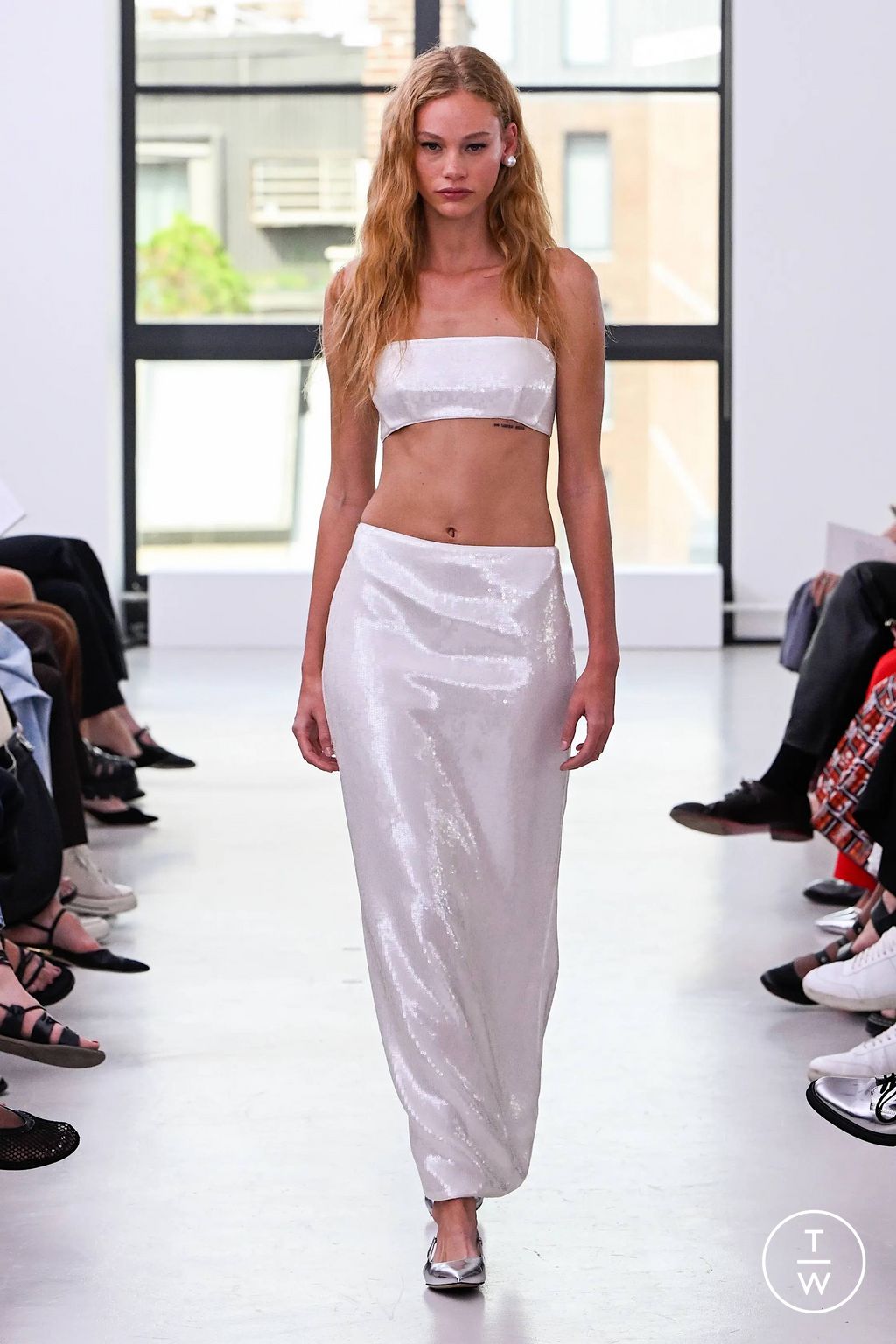 Fashion Week New York Spring/Summer 2024 look 36 from the Theory collection womenswear