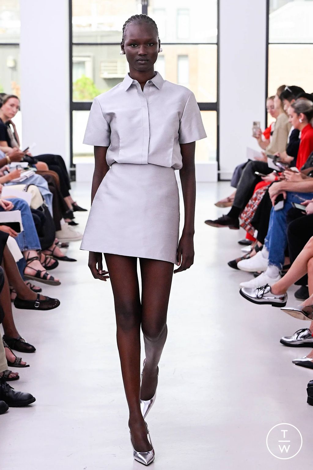 Fashion Week New York Spring/Summer 2024 look 37 from the Theory collection womenswear