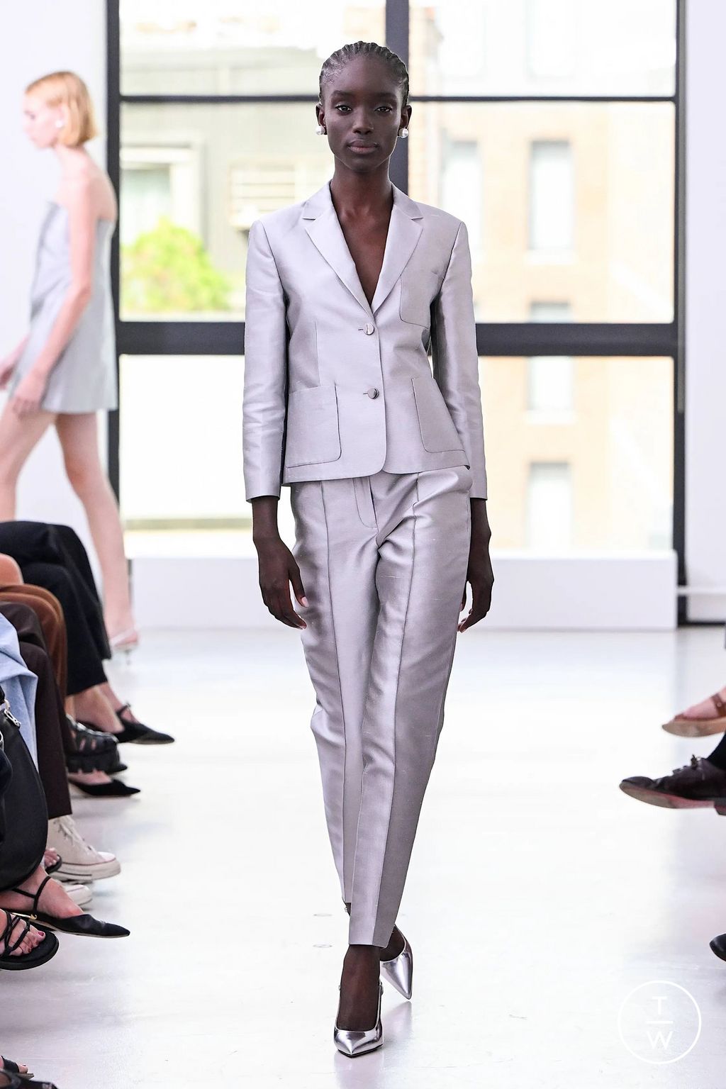 Fashion Week New York Spring/Summer 2024 look 41 from the Theory collection womenswear