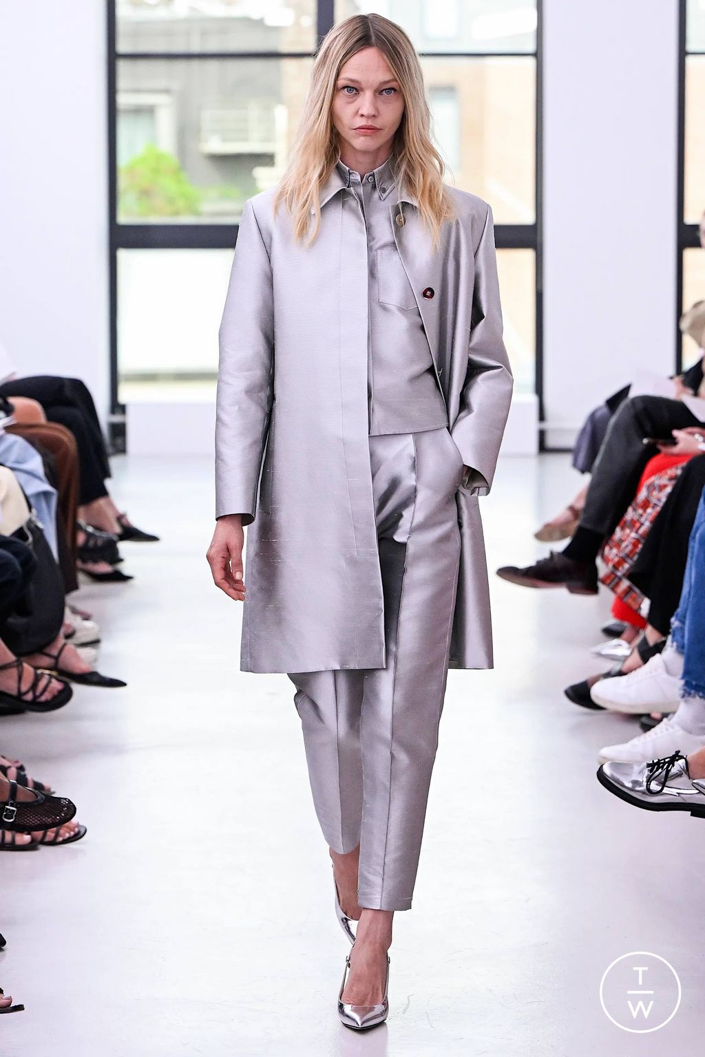 Fashion Week New York Spring/Summer 2024 look 43 from the Theory collection 女装
