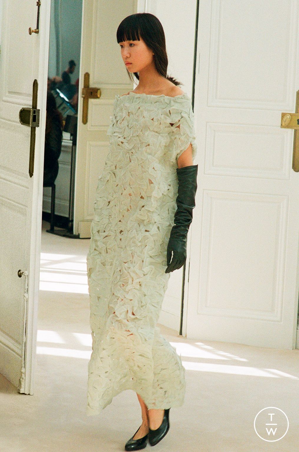 Fashion Week Paris Fall/Winter 2023 look 17 from the The Row collection womenswear