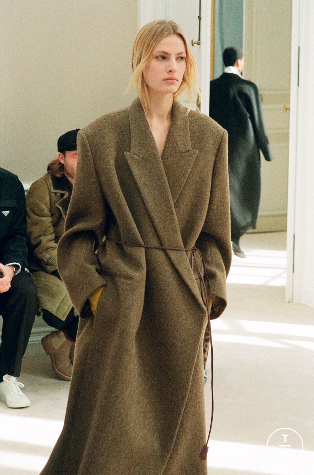 Fashion Week Paris Fall/Winter 2023 look 6 from the The Row collection womenswear