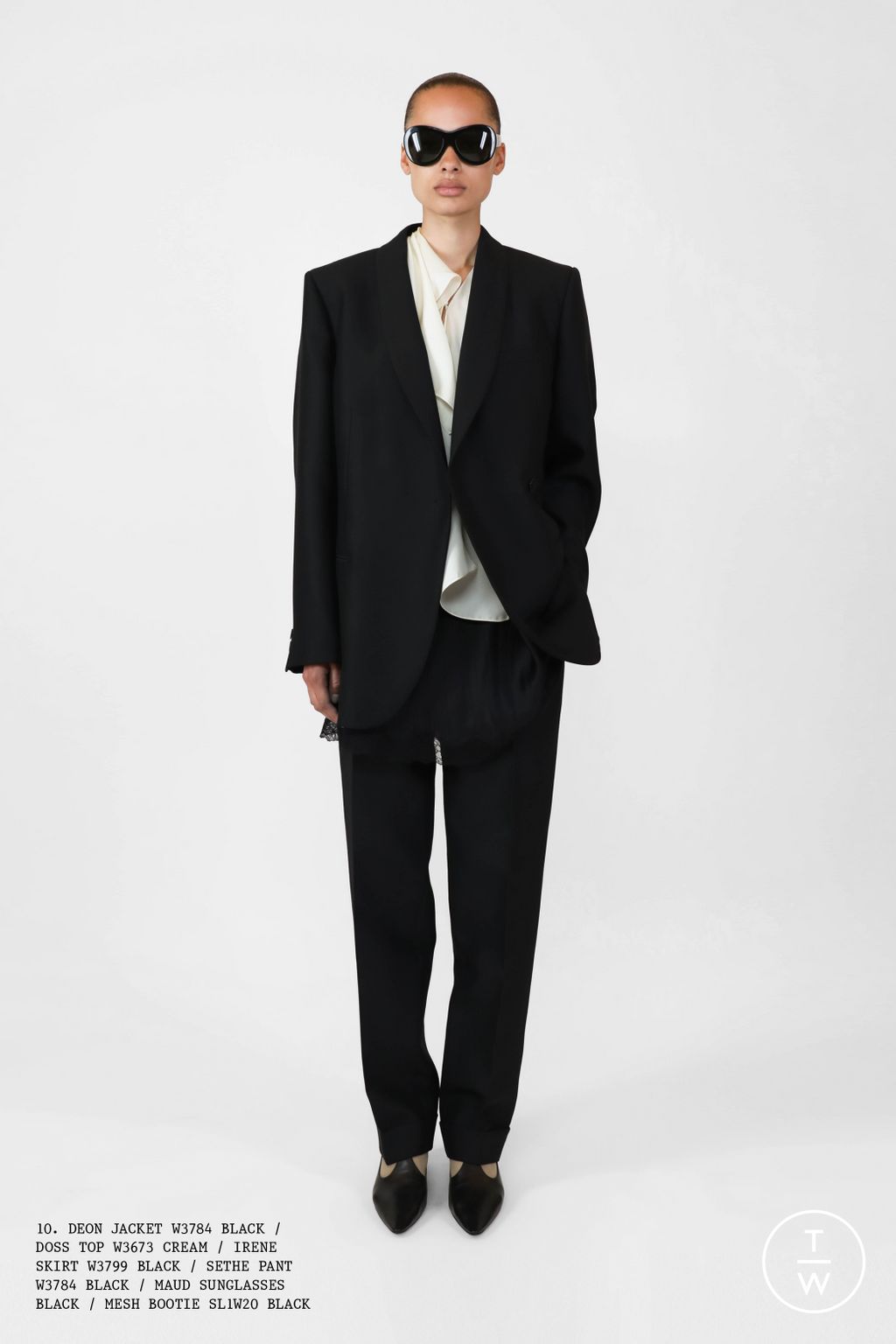 Fashion Week Paris Spring-Summer 2025 look 10 from the The Row collection 男装