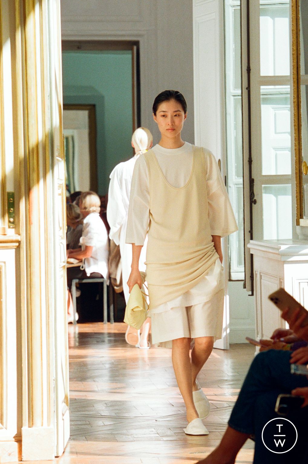 Fashion Week Paris Spring/Summer 2024 look 14 from the The Row collection womenswear