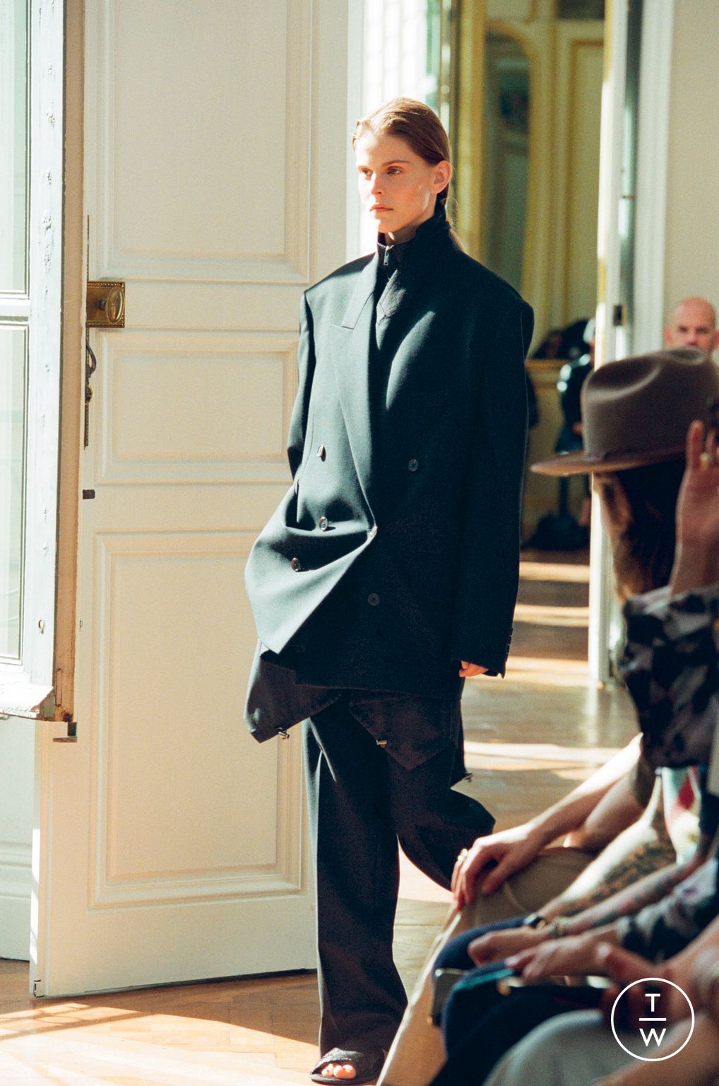 Fashion Week Paris Spring/Summer 2024 look 7 from the The Row collection 女装