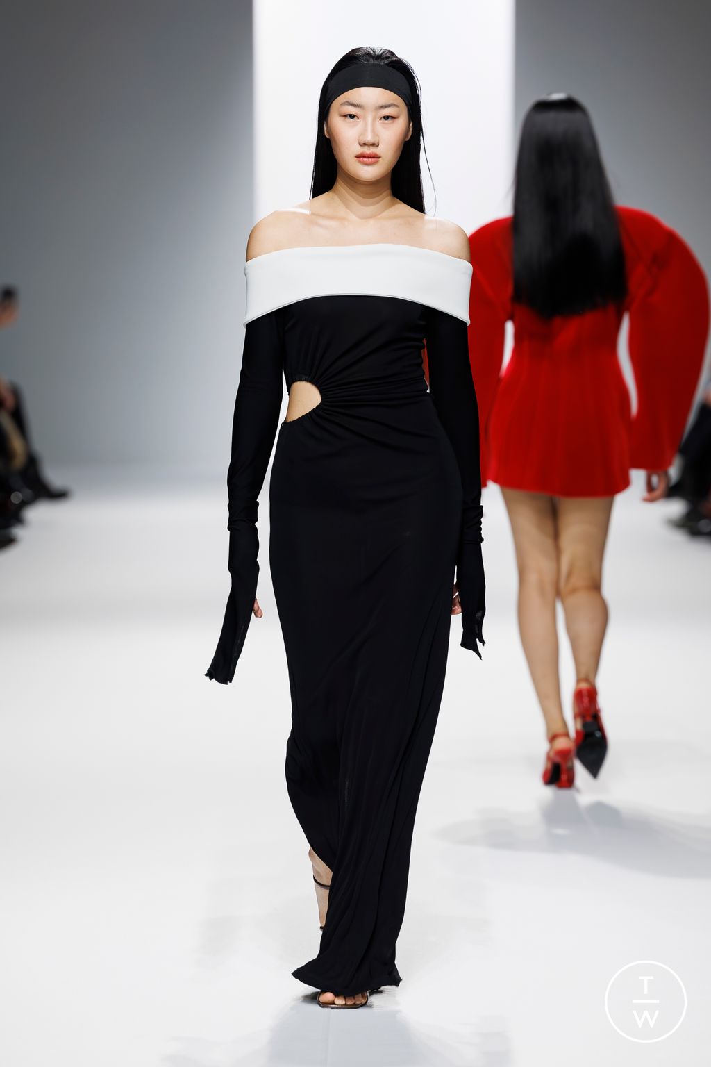 Fashion Week Paris Fall/Winter 2024 look 62 de la collection Theunissen womenswear