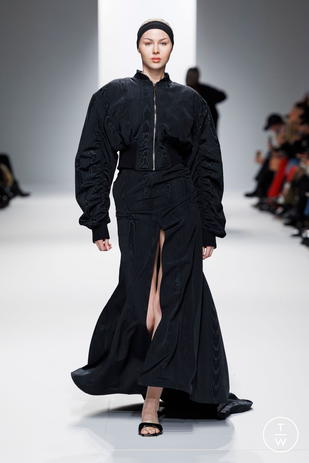 Fashion Week Paris Fall/Winter 2024 look 72 from the Theunissen collection womenswear