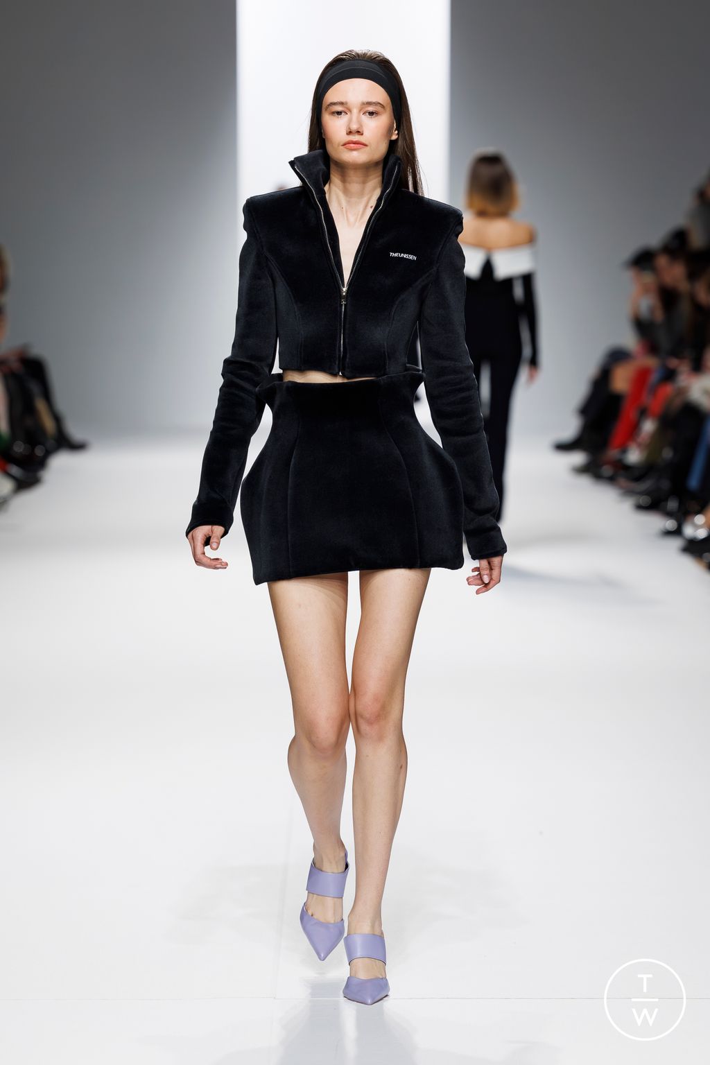 Fashion Week Paris Fall/Winter 2024 look 81 de la collection Theunissen womenswear