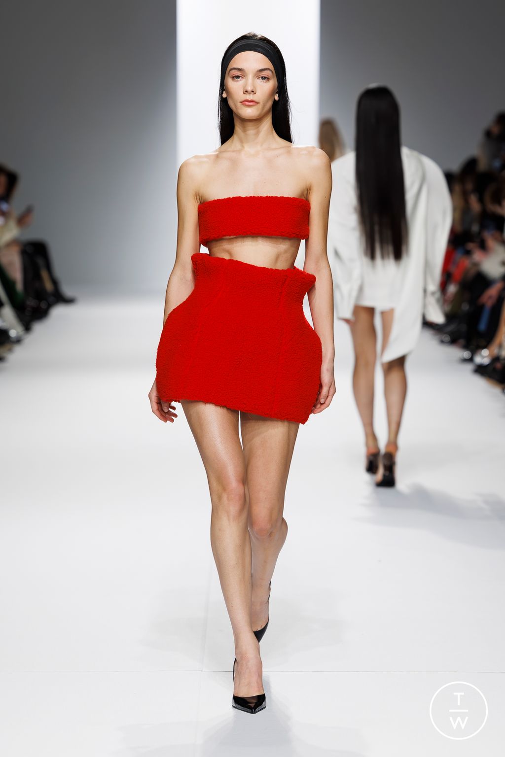 Fashion Week Paris Fall/Winter 2024 look 84 de la collection Theunissen womenswear