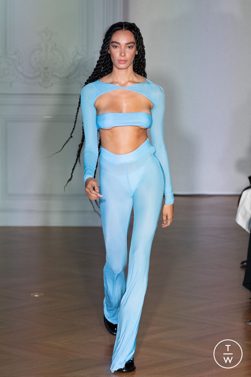 Fashion Week Paris Spring/Summer 2024 look 2 de la collection Theunissen womenswear