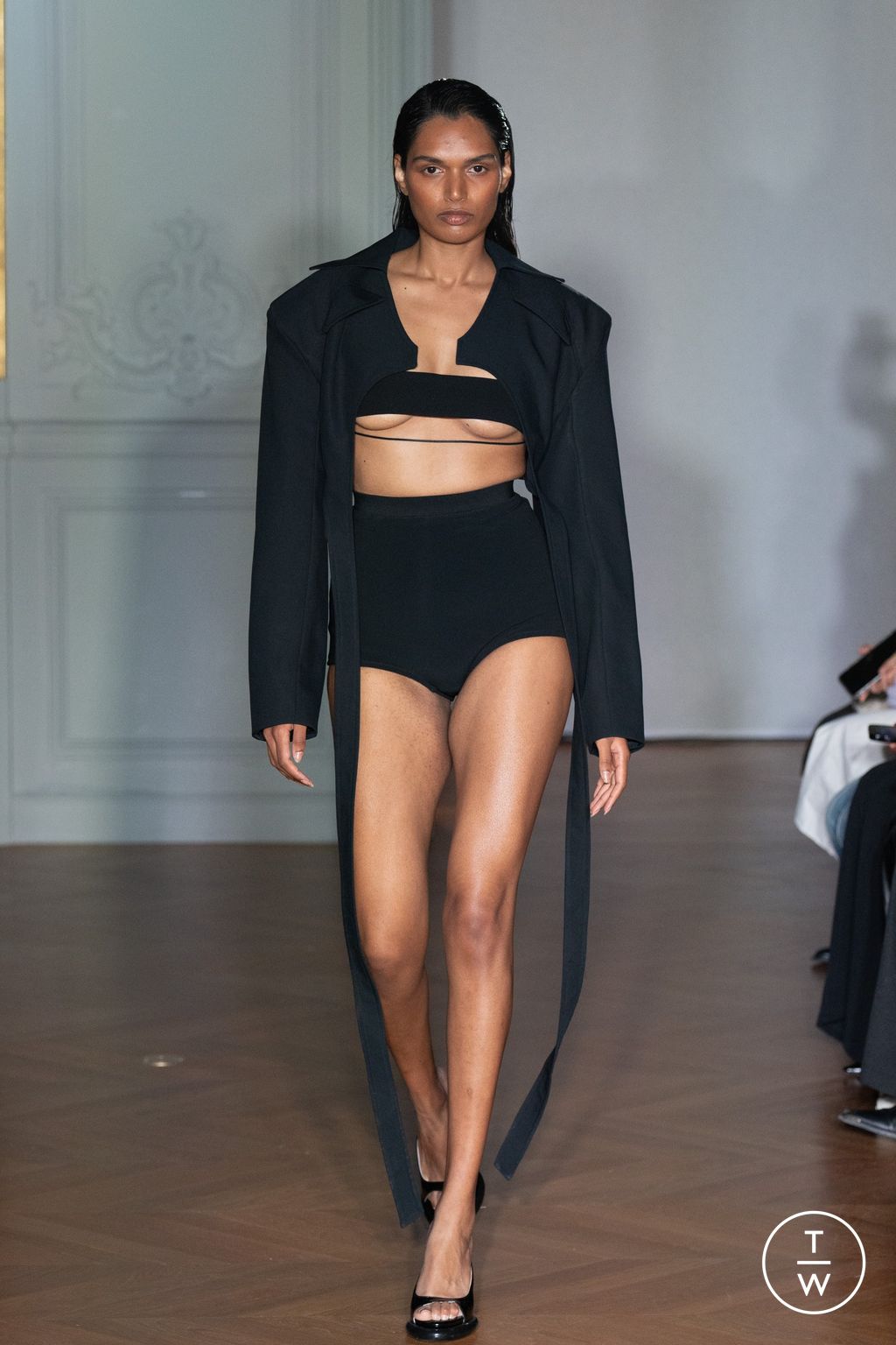 Fashion Week Paris Spring/Summer 2024 look 6 from the Theunissen collection womenswear
