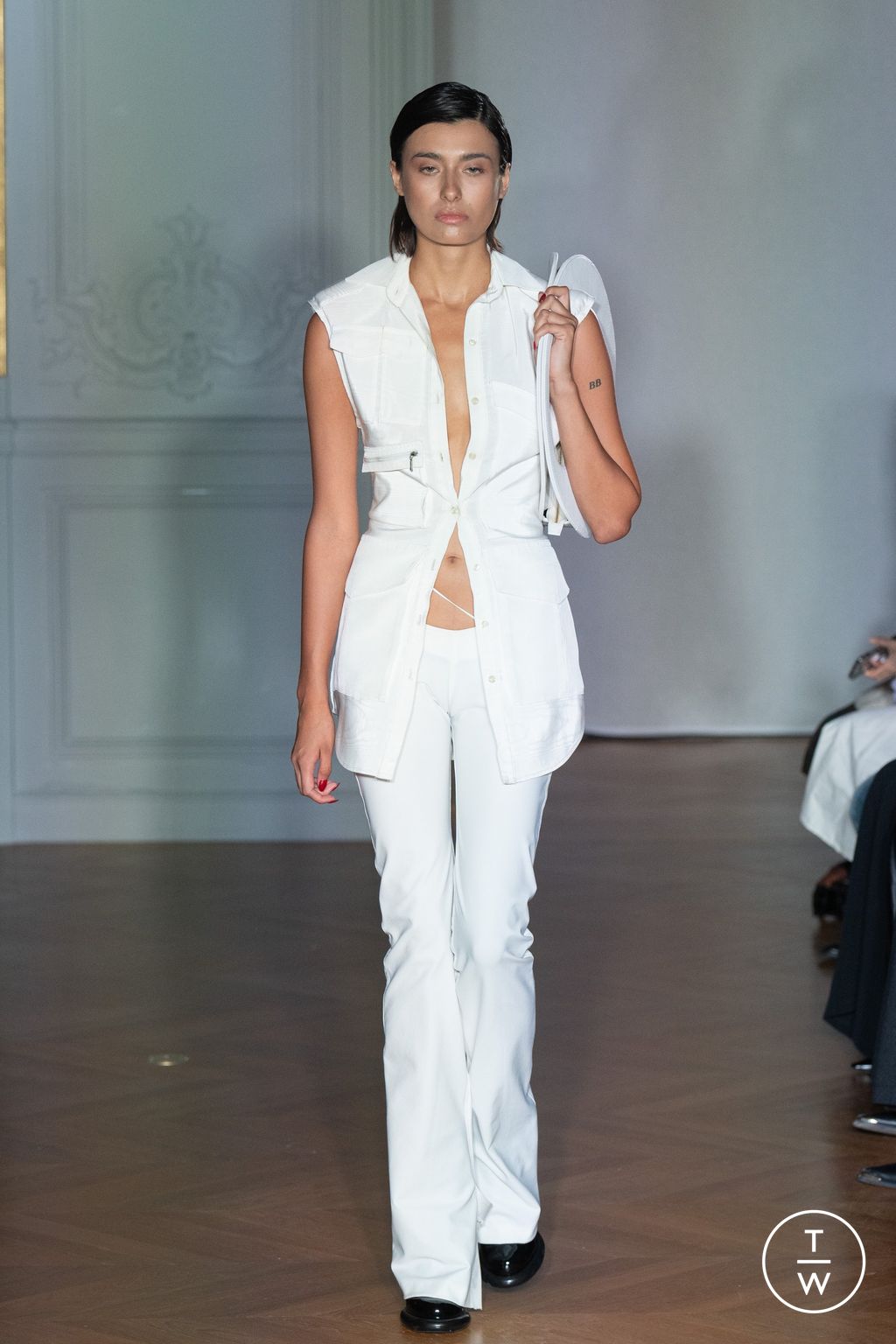 Fashion Week Paris Spring/Summer 2024 look 21 from the Theunissen collection 女装