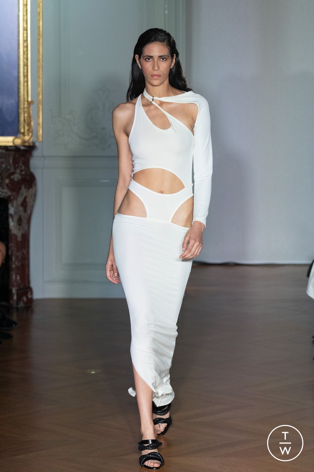 Fashion Week Paris Spring/Summer 2024 look 23 from the Theunissen collection 女装