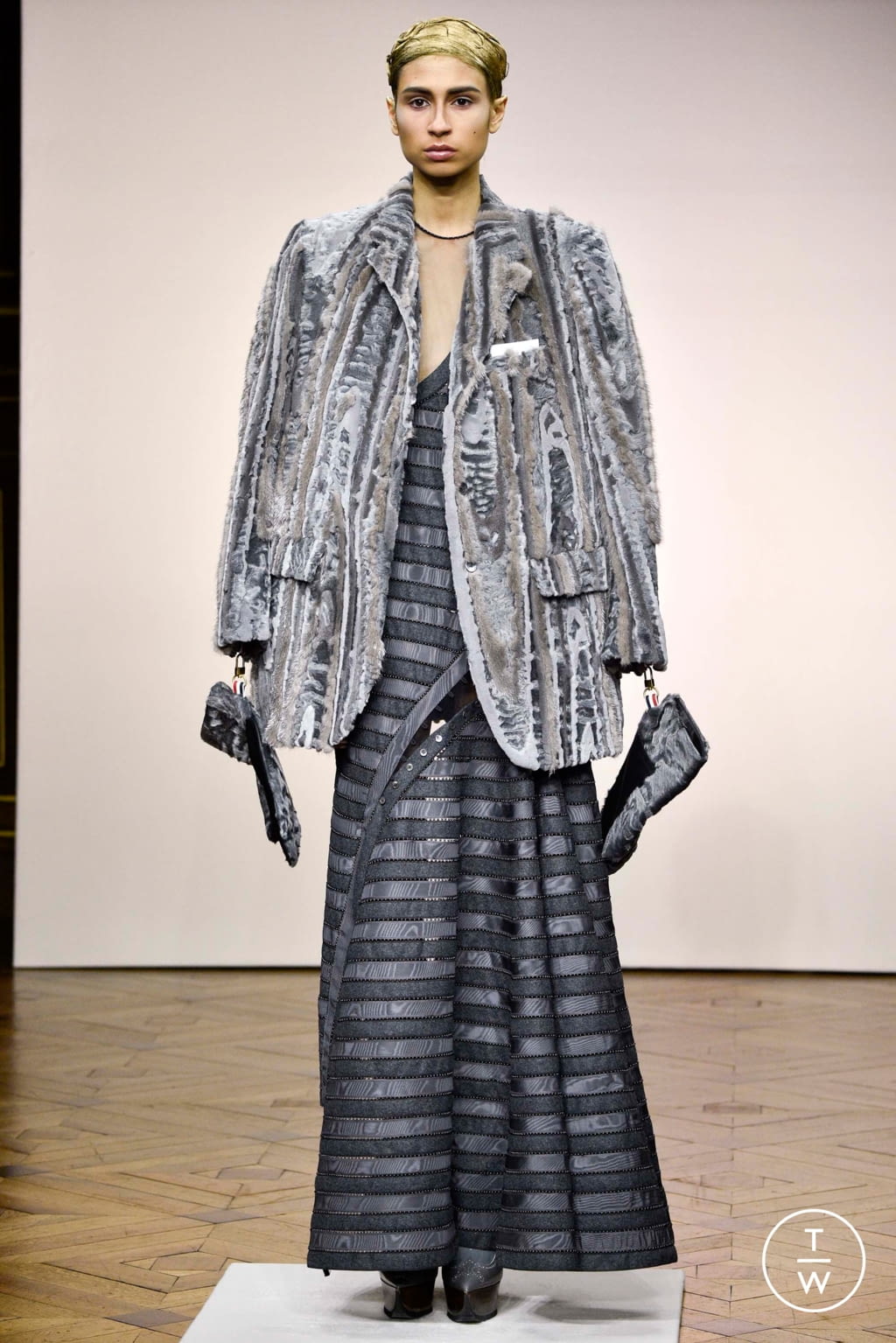 Fashion Week Paris Fall/Winter 2018 look 3 from the Thom Browne collection womenswear