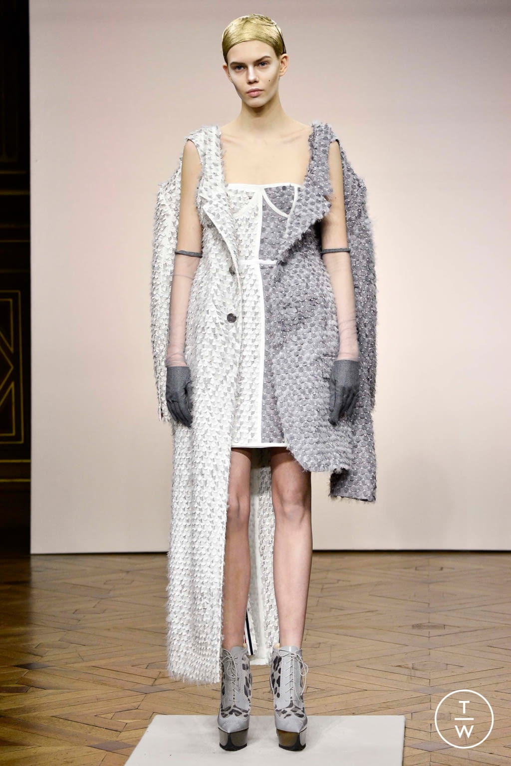 Fashion Week Paris Fall/Winter 2018 look 12 from the Thom Browne collection womenswear