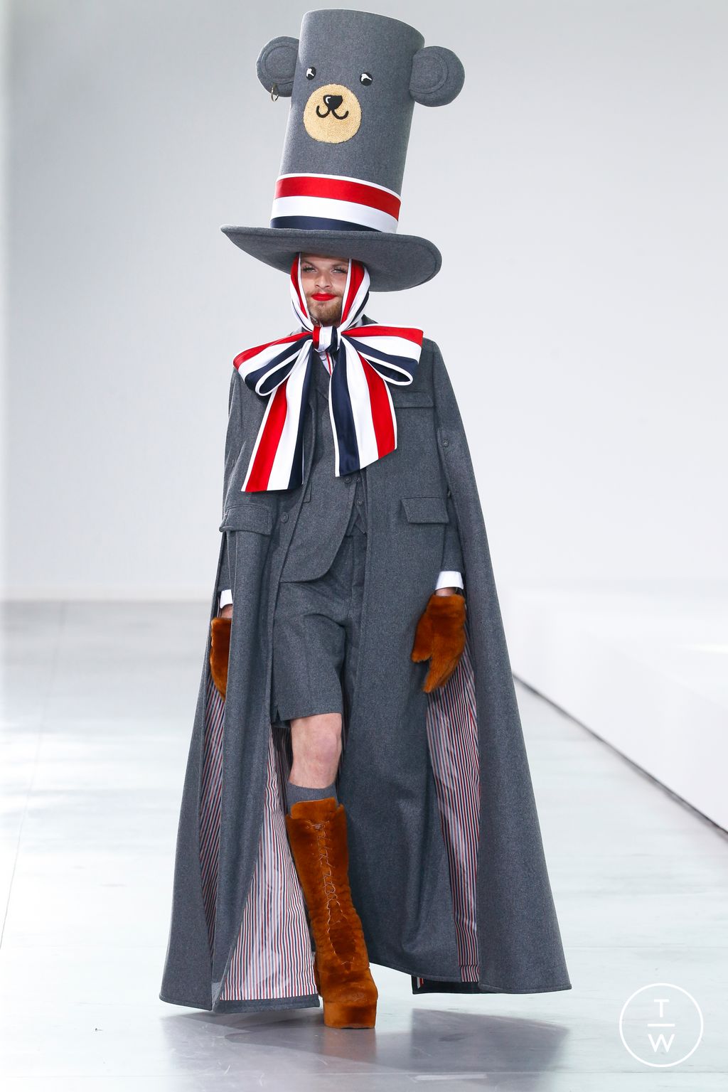 Fashion Week New York Fall/Winter 2022 look 1 from the Thom Browne collection womenswear