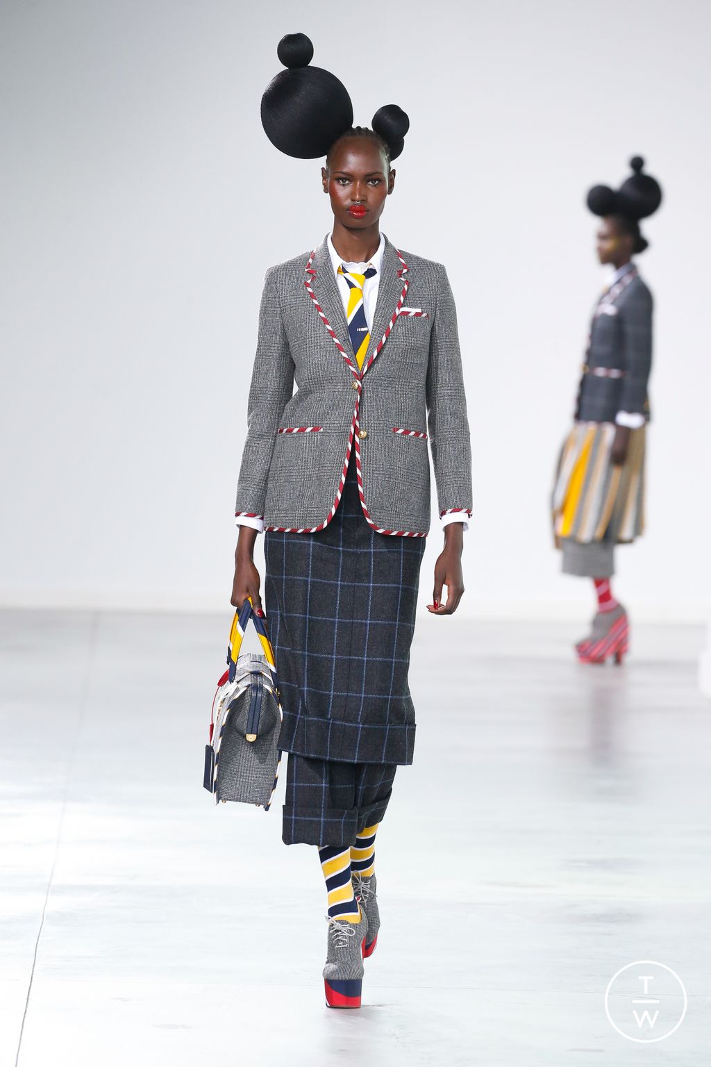 Fashion Week New York Fall/Winter 2022 look 12 from the Thom Browne collection 女装