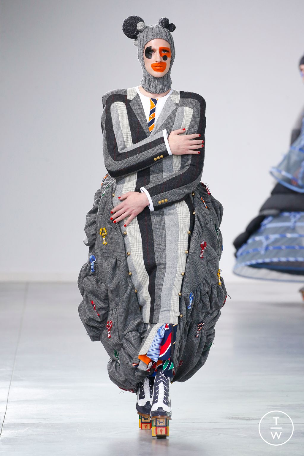 Fashion Week New York Fall/Winter 2022 look 17 from the Thom Browne collection 女装