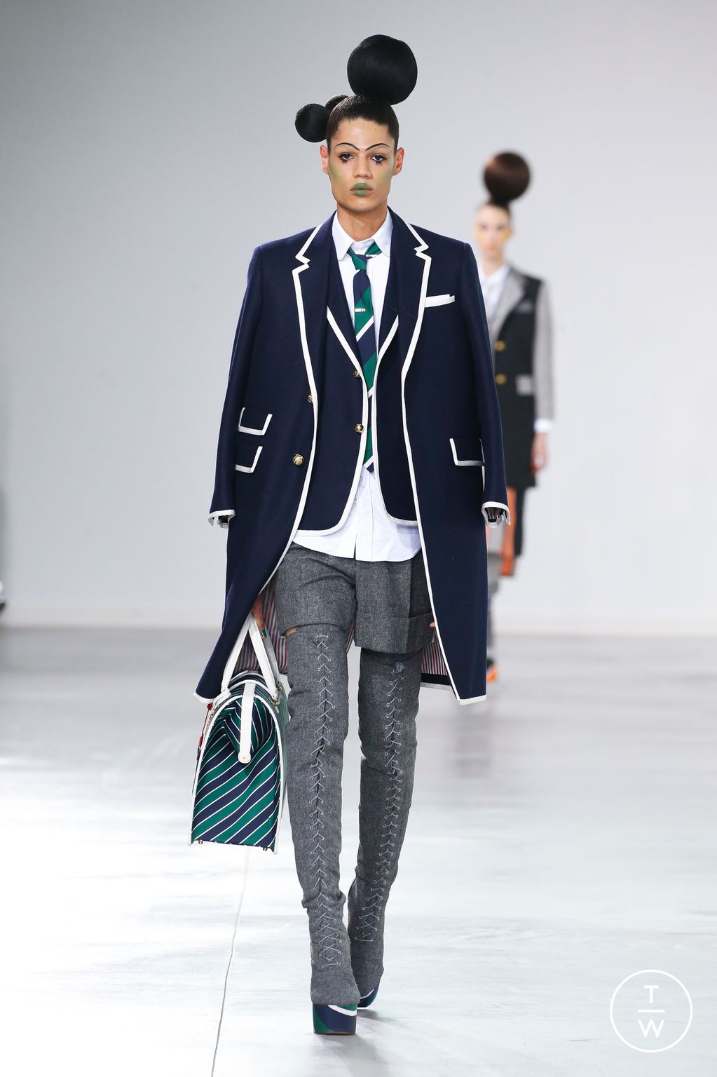 Fashion Week New York Fall/Winter 2022 look 34 from the Thom Browne collection womenswear