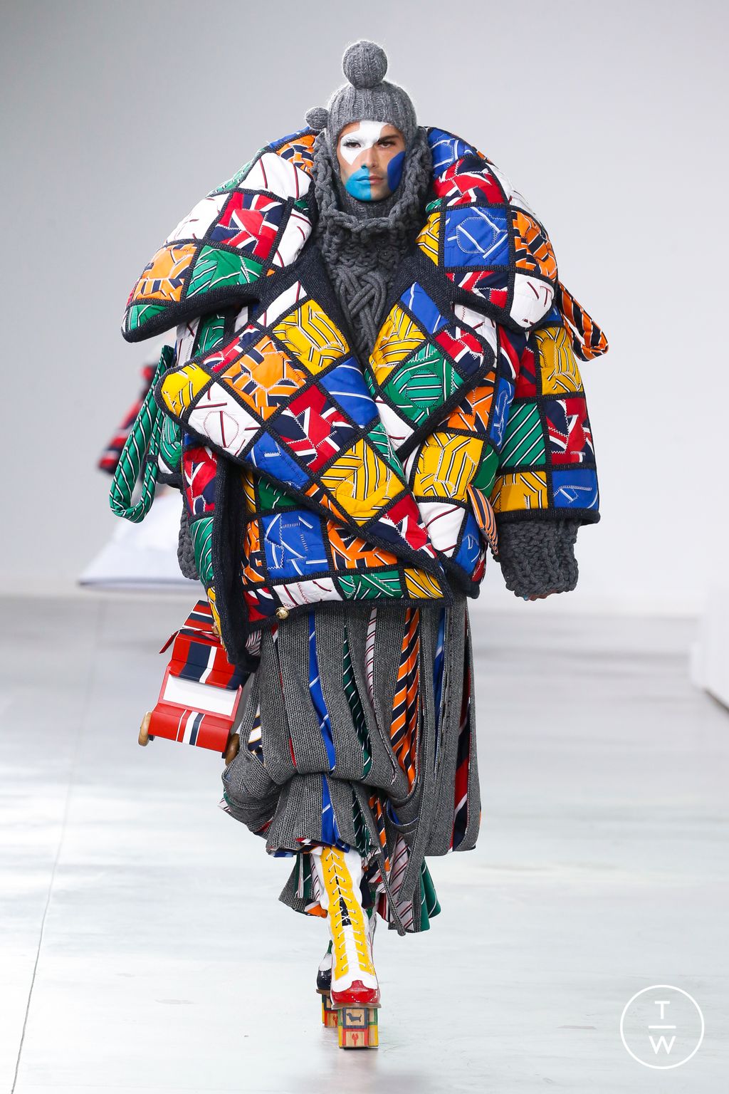 Fashion Week New York Fall/Winter 2022 look 49 from the Thom Browne collection womenswear