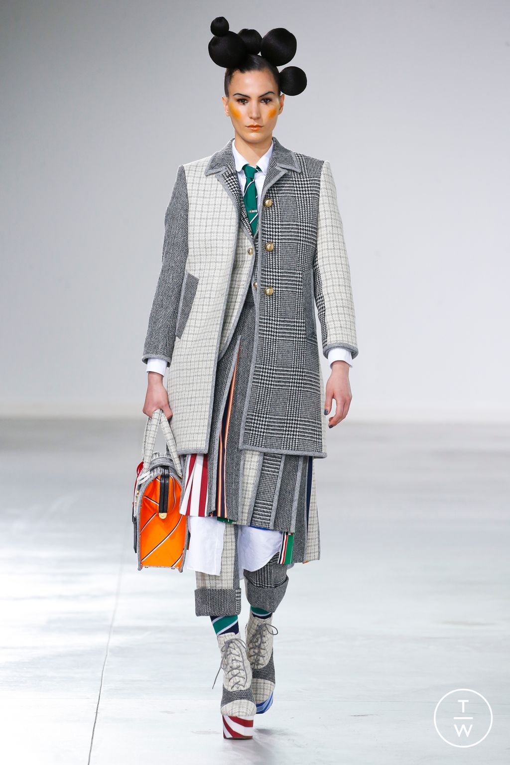 Fashion Week New York Fall/Winter 2022 look 50 from the Thom Browne collection womenswear